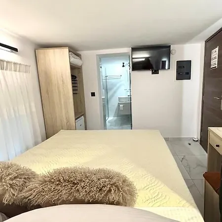 Evdokia Artheon Hotel *