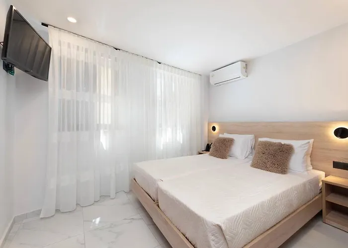 Evdokia Artheon Otel *